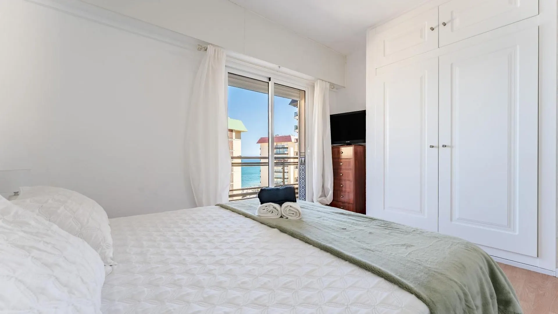 Apartment 2 Bed 1 Bath Very Bright Apt Fuengirola