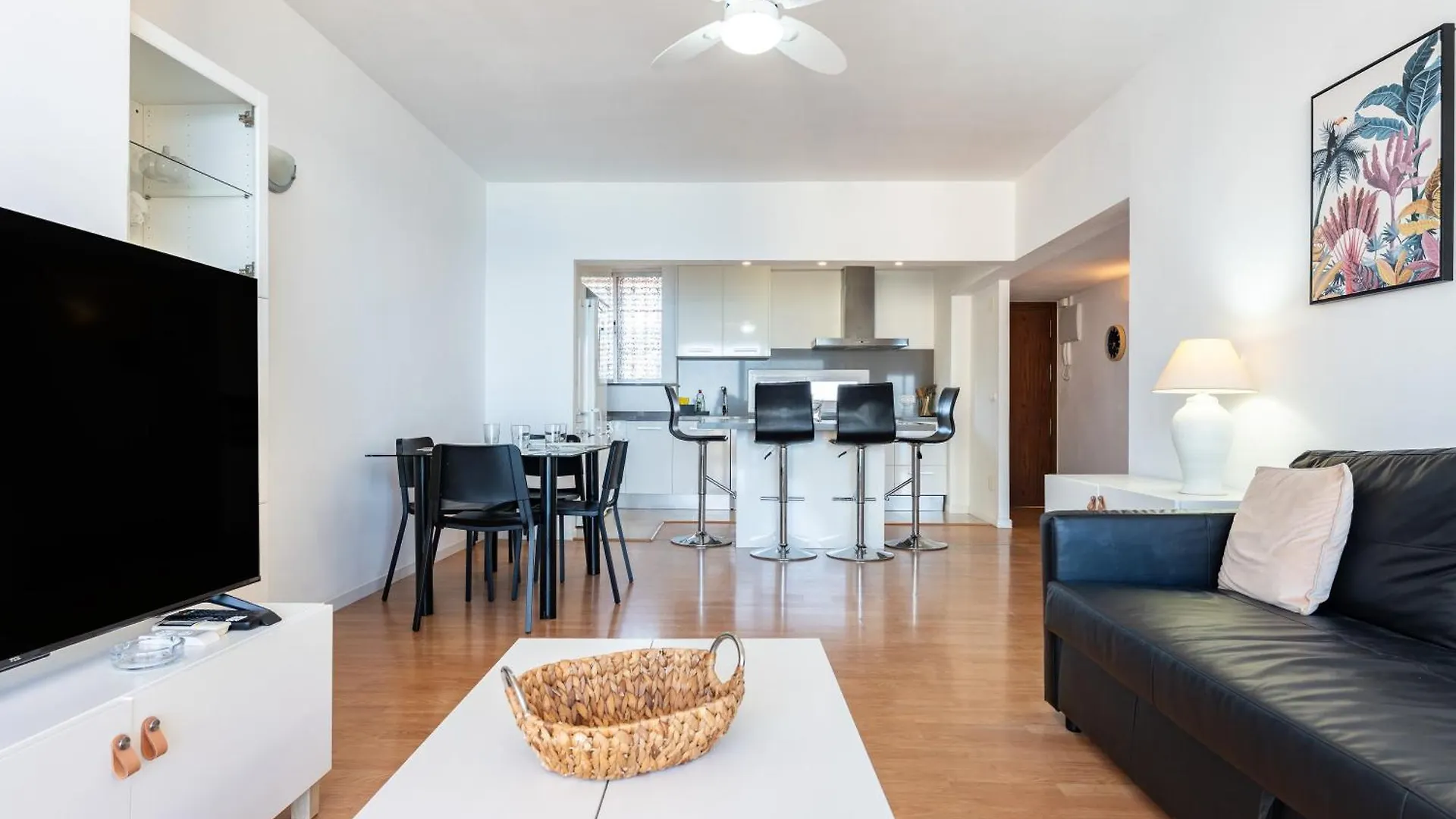 2 Bed 1 Bath Very Bright Apt Fuengirola Apartment
