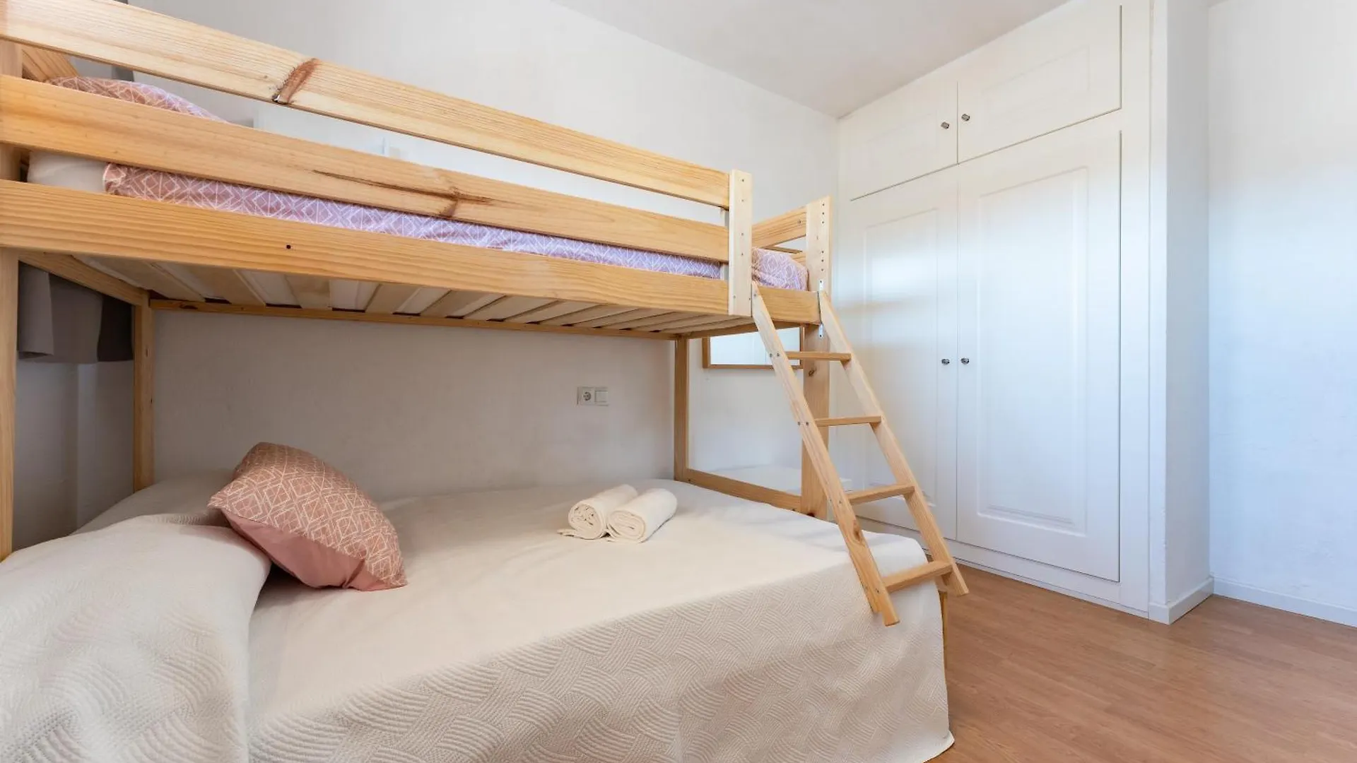 Apartment 2 Bed 1 Bath Very Bright Apt Fuengirola