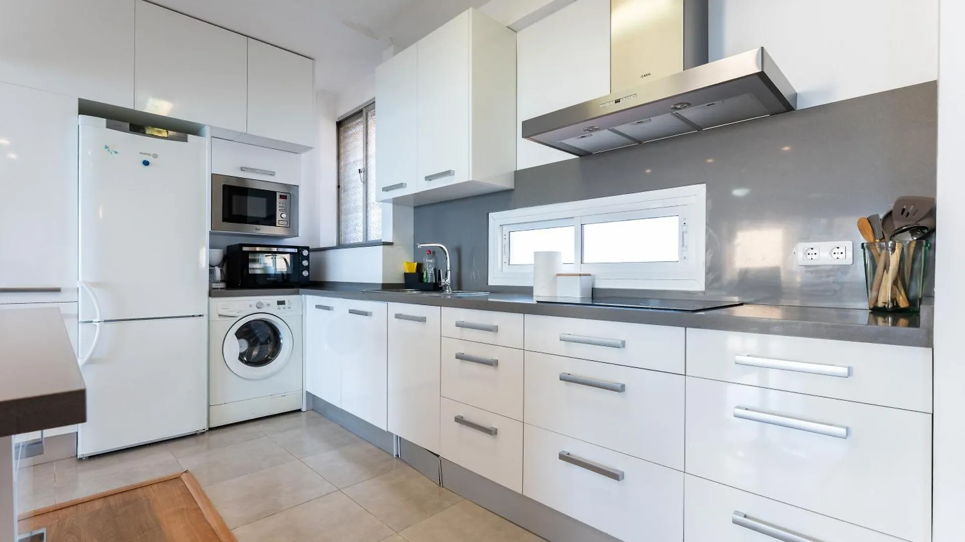 2 Bed 1 Bath Very Bright Apt Fuengirola Spain