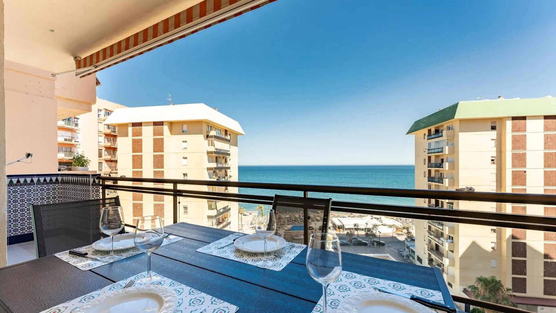 Apartment 2 Bed 1 Bath Very Bright Apt Fuengirola